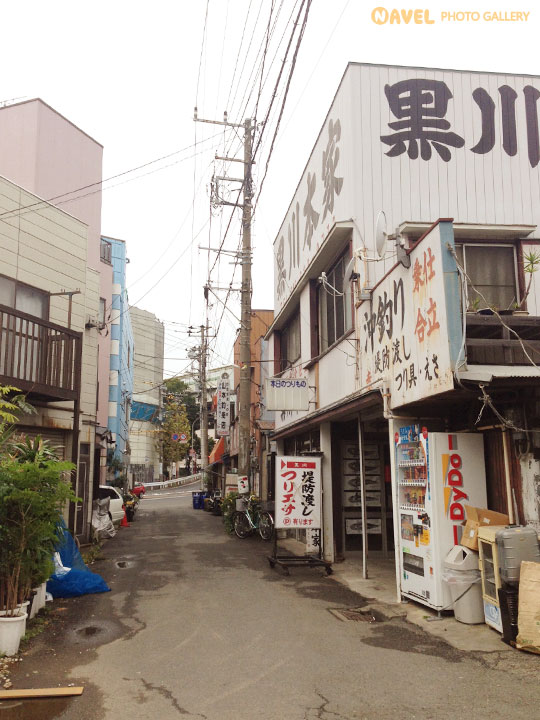 山下埠頭近くの路地